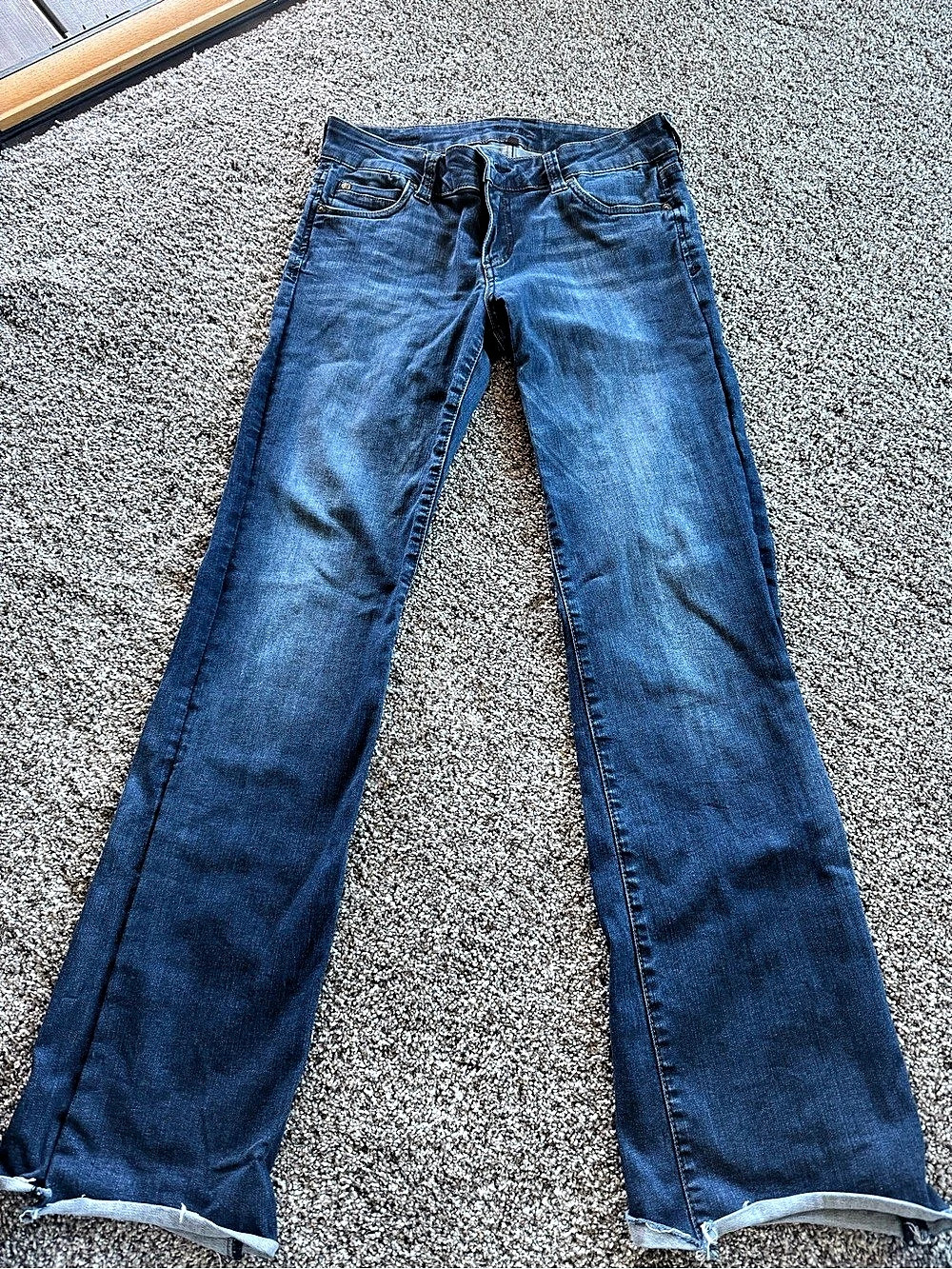 Kut from the Kloth Flare Jeans in Blue Size 6